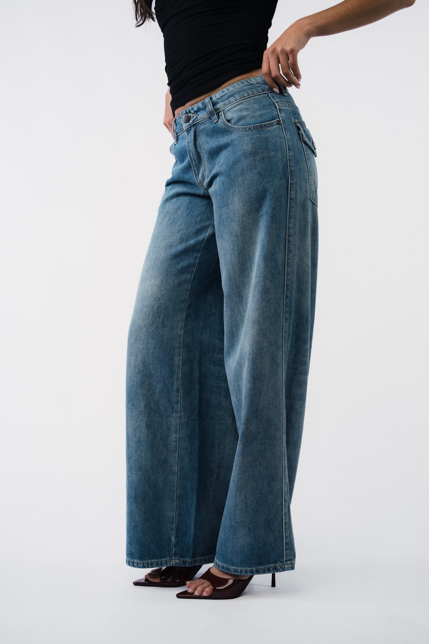 Gigi Low Wide Jeans